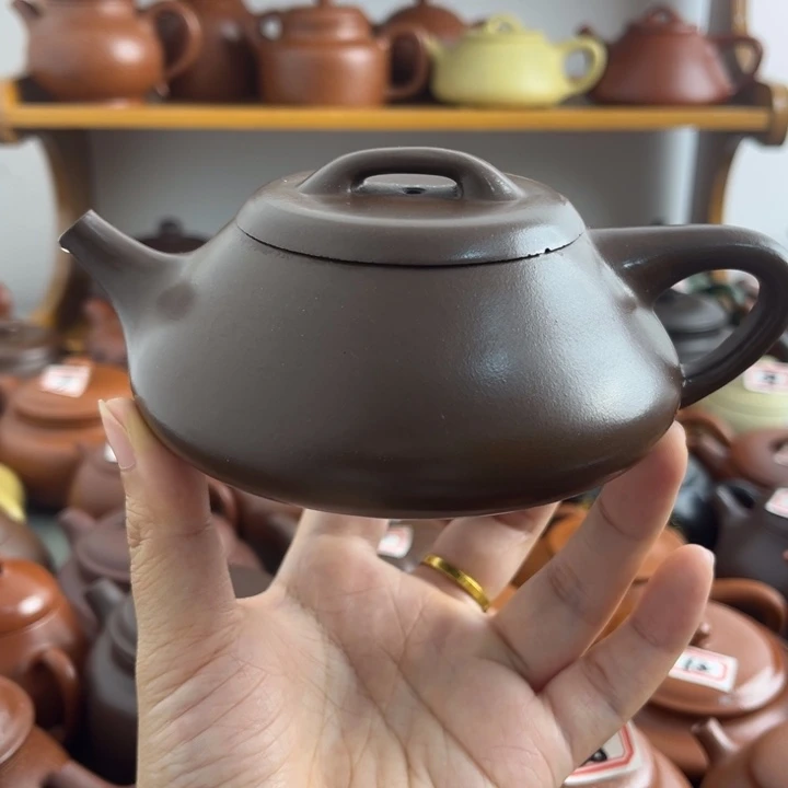 茶壶紫砂250cc紫泥半手微瑕