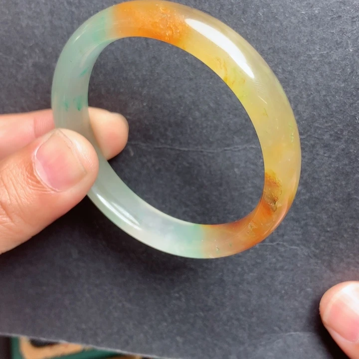 未镶嵌手镯石英质玉