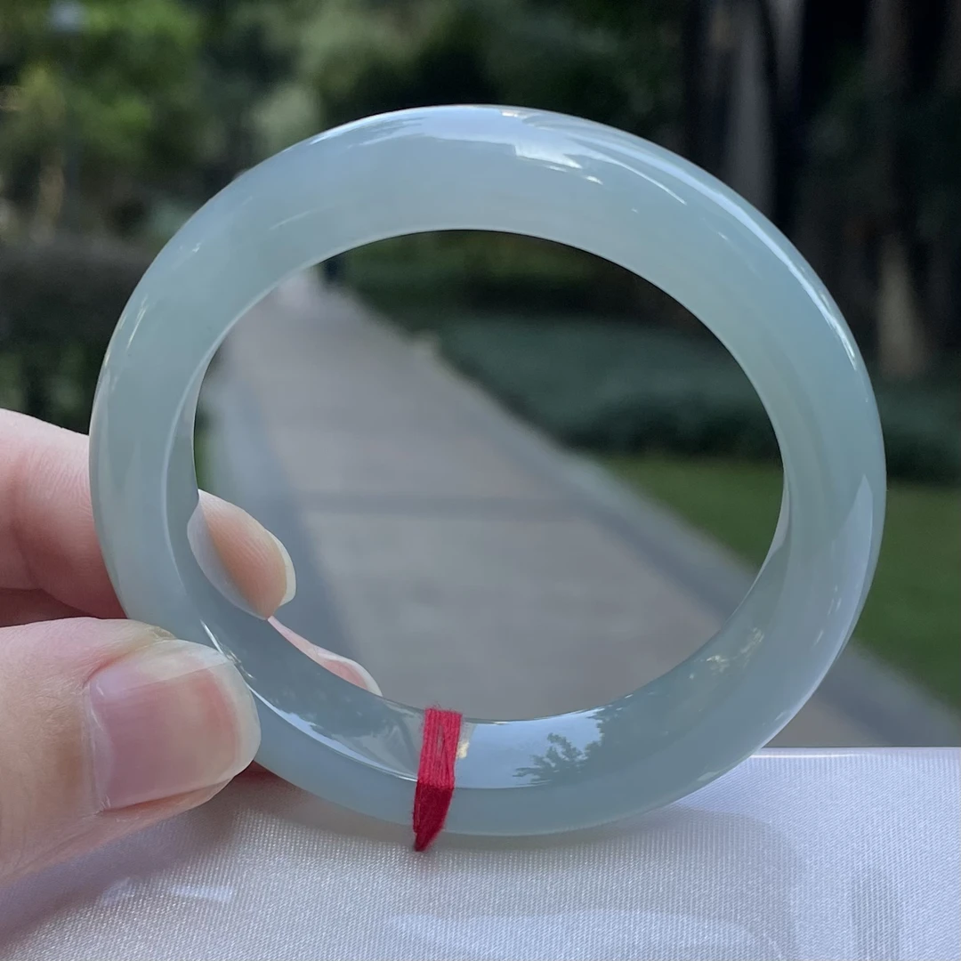 天然翡翠冰胶蓝底手镯 五十三点八圈口 正圈