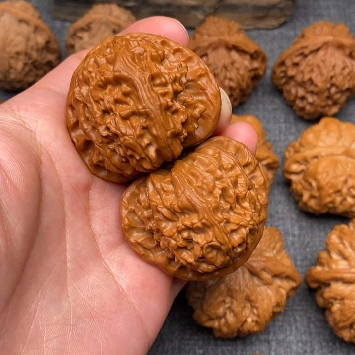 文玩核桃吊坠尺寸43三角白