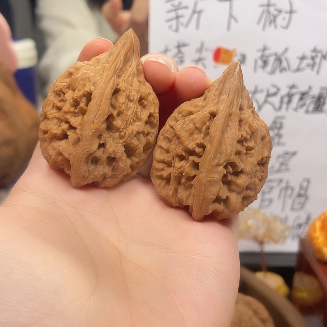 吊坠桃核高尖大沽石