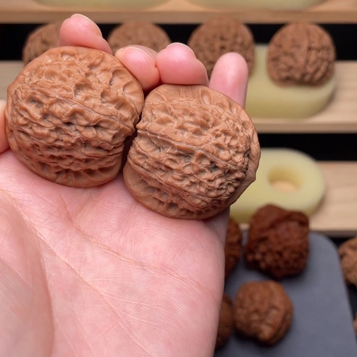 @***念吊坠文玩核桃血麒麟