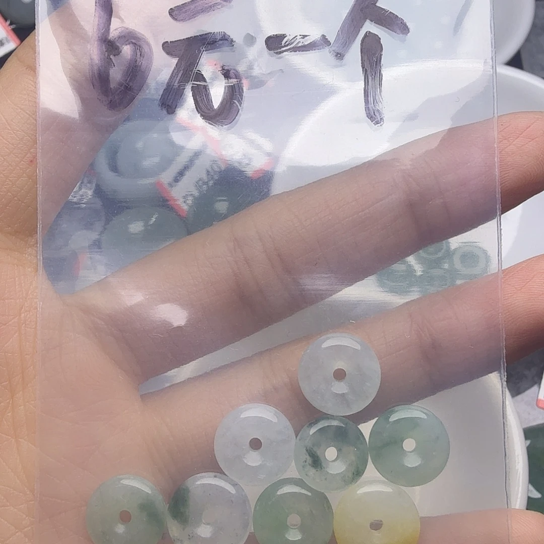 简***～翡翠未镶嵌颈饰天然缅甸翡翠A货