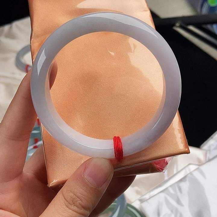 翡翠手镯未镶嵌紫罗兰手镯