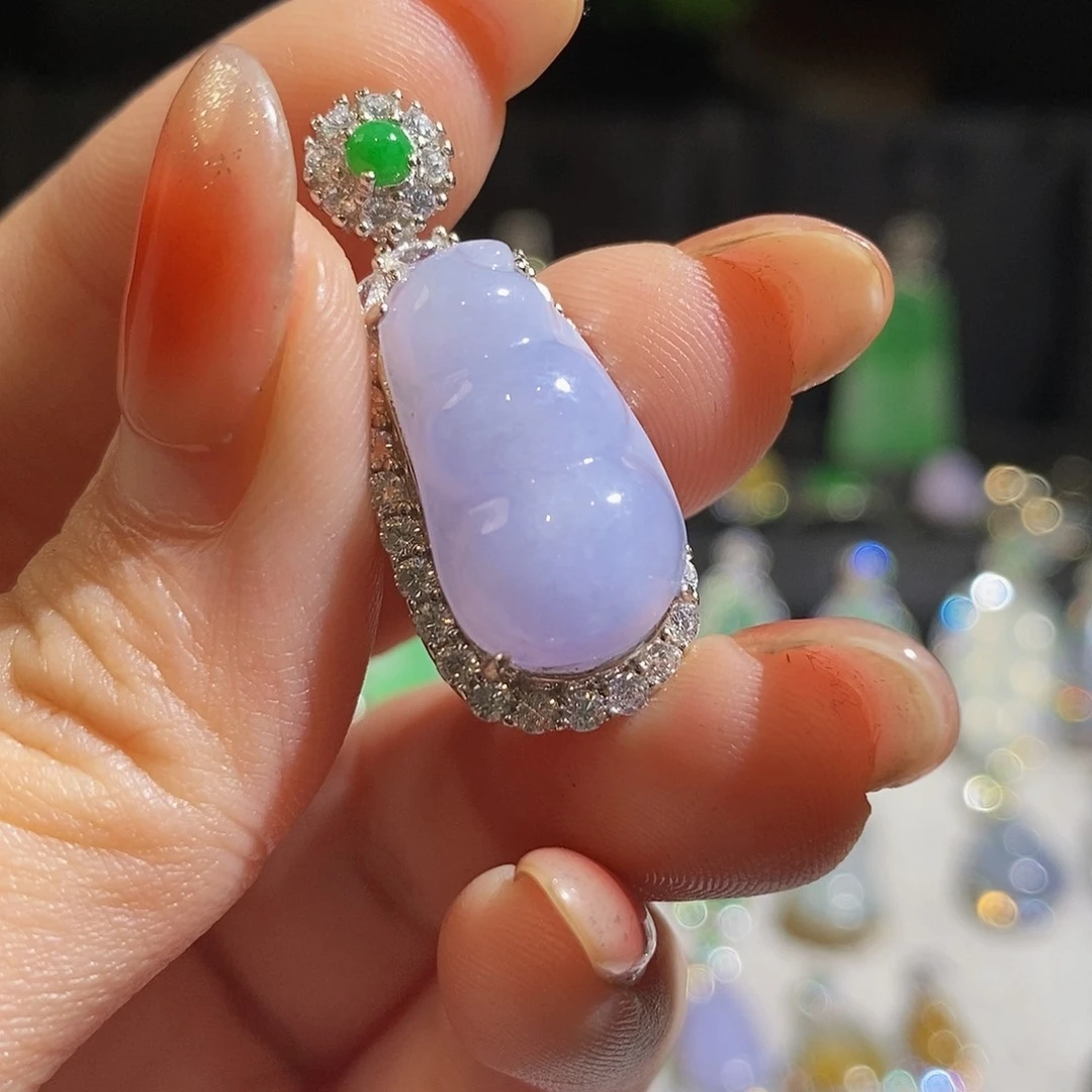 翡翠颈饰银S925镶嵌巧****肉天然翡翠