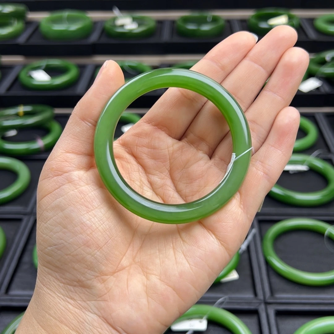 和田玉（碧玉）未镶嵌手镯