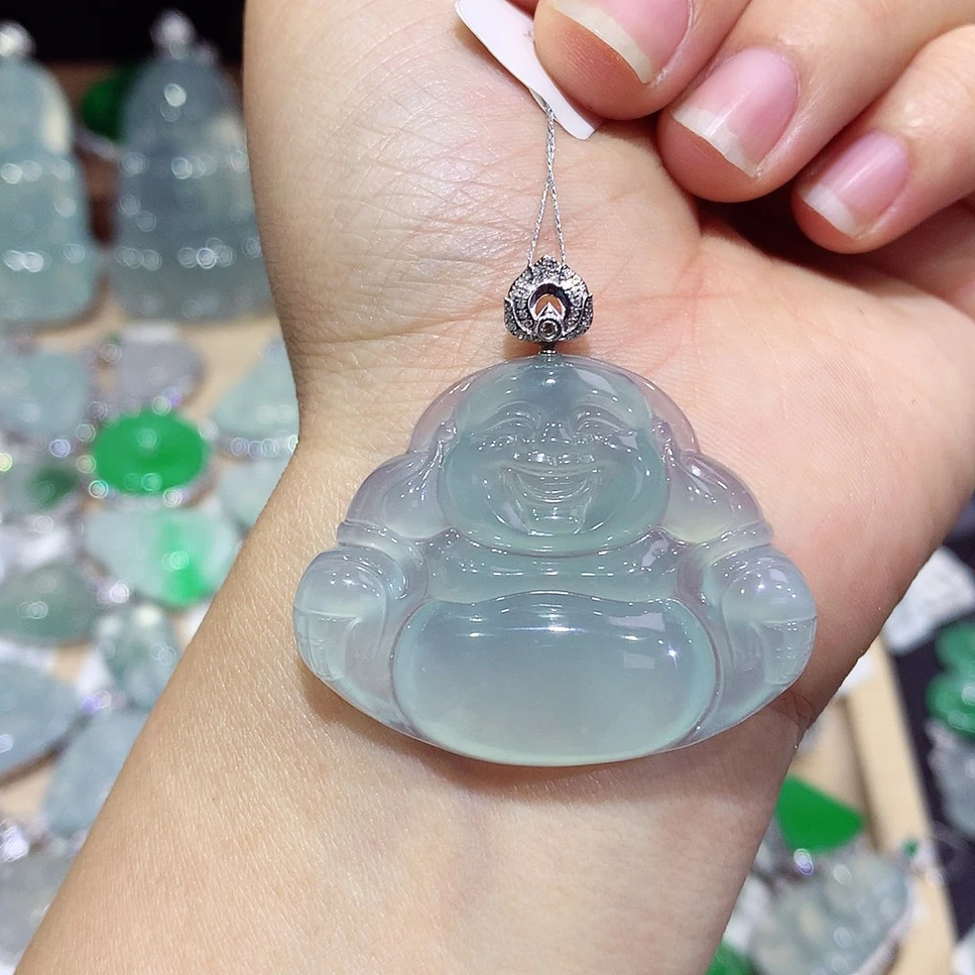 翡翠18K金镶嵌颈饰佛