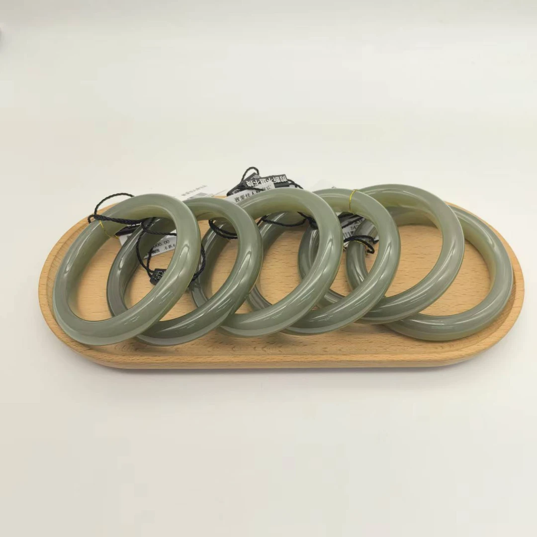 天然和田玉手镯精美时尚气质有瑕款多样性发货其一42