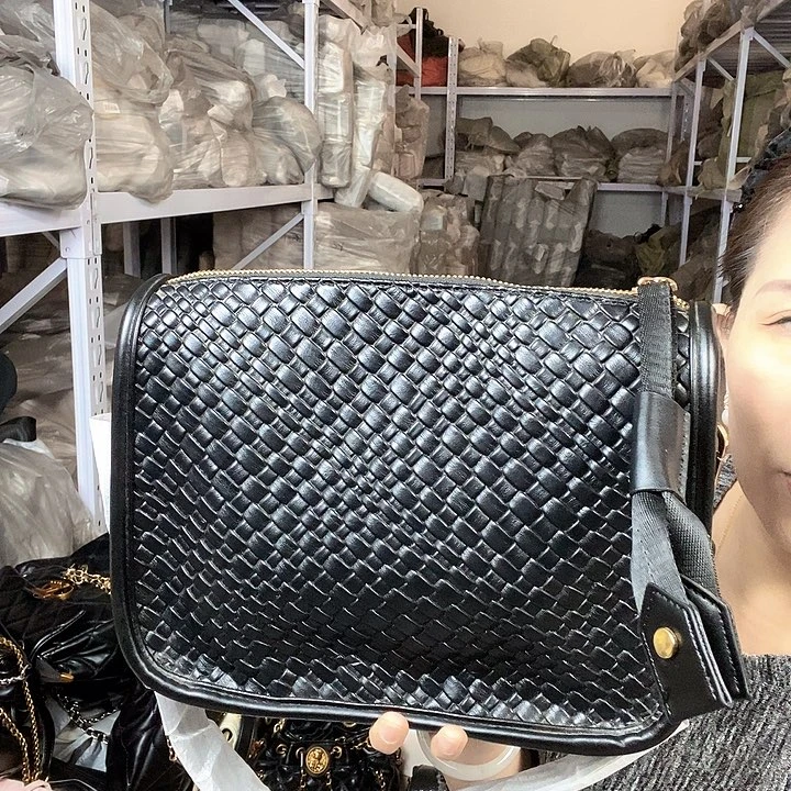 蚕丝小牛剖层皮革PU