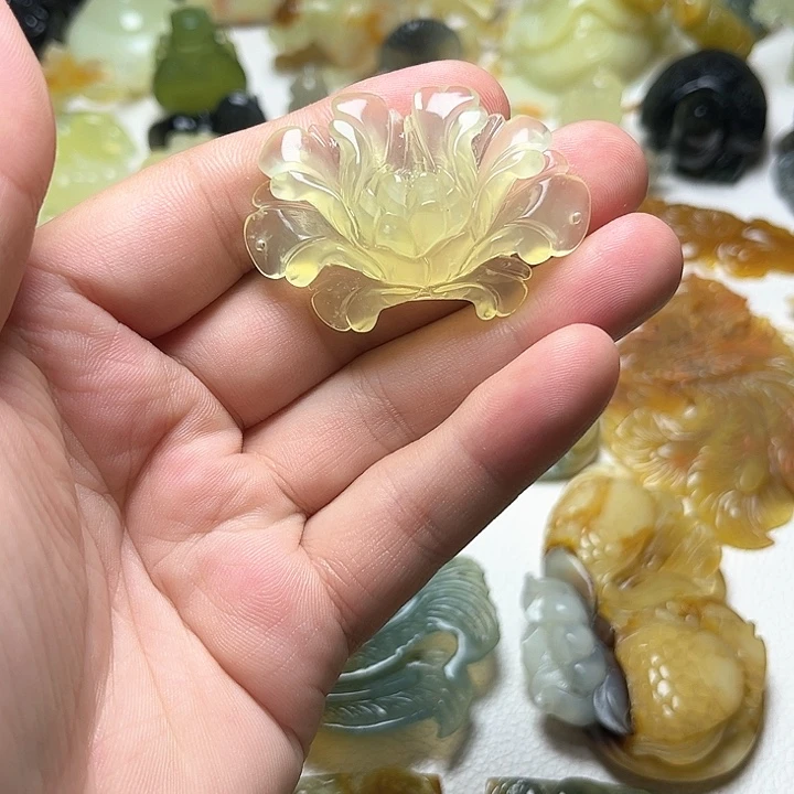 未镶嵌蛇纹石玉颈饰