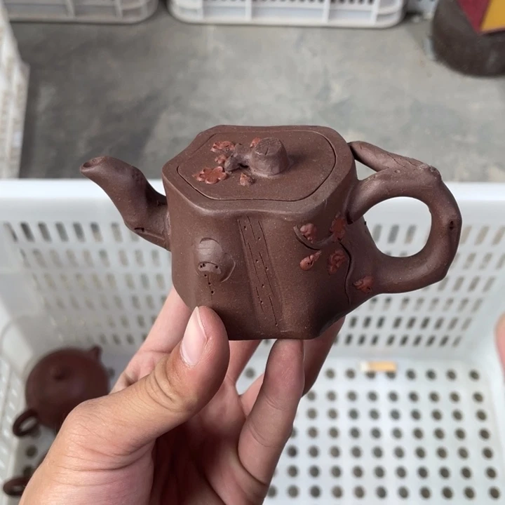 茶壶紫砂老厂紫砂壶一件。