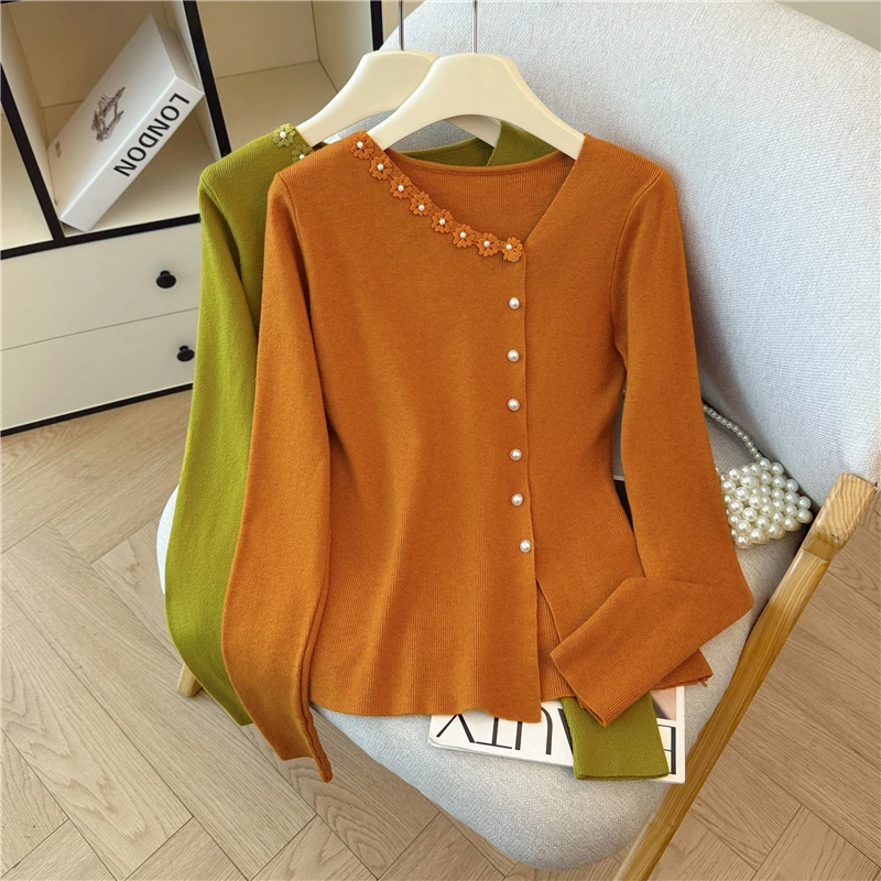 落日橘复古钉珠花朵针织开衫女秋冬新款别致修身绝美内搭短款上衣