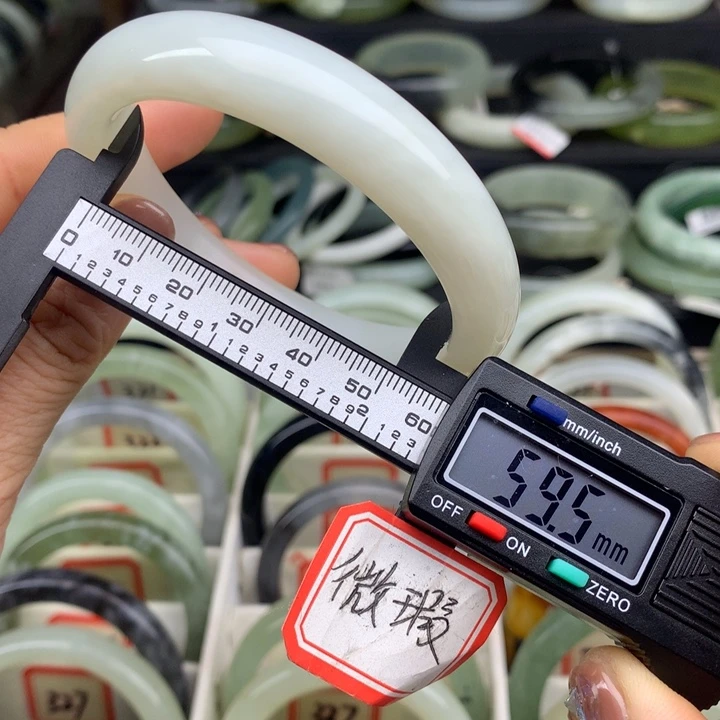 蛇纹石玉未镶嵌手镯336