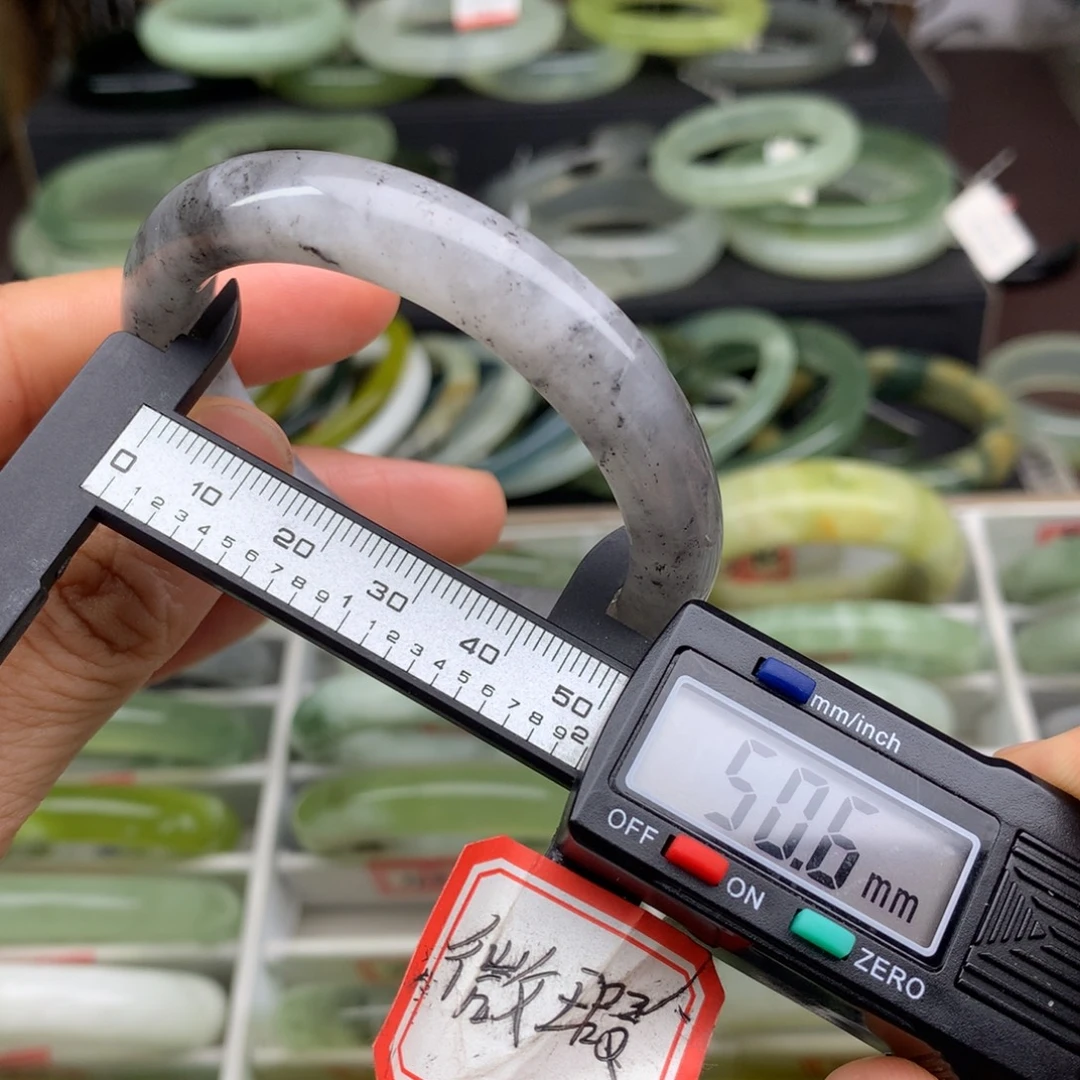 蛇纹石玉未镶嵌手镯496