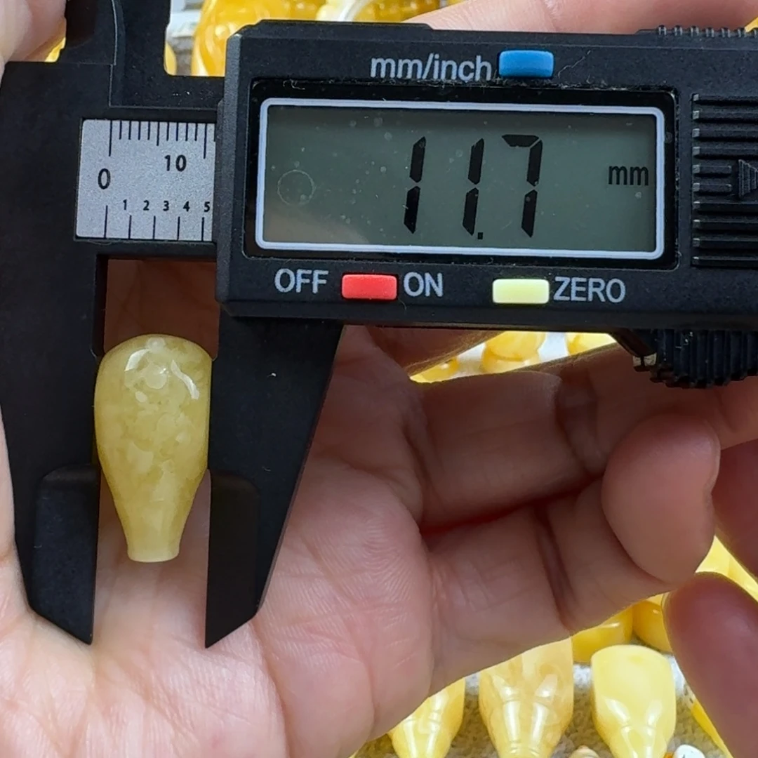 蜜蜡未镶嵌裸石31杂