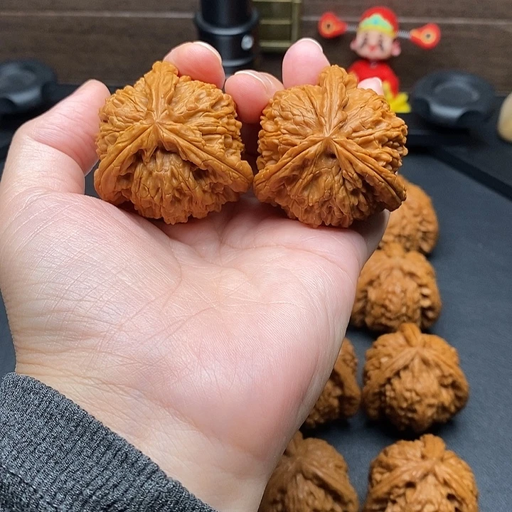 心***成把件文玩核桃白奔