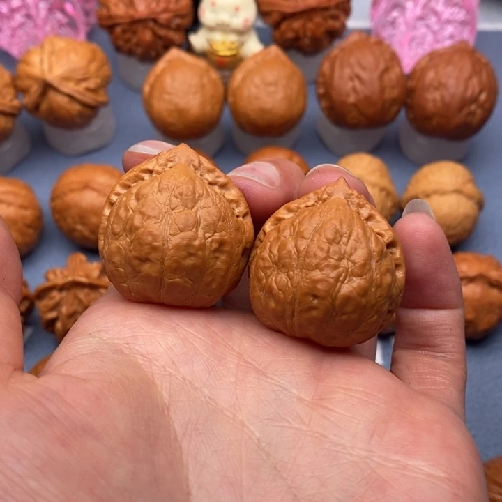 文玩核桃把件铁石官帽