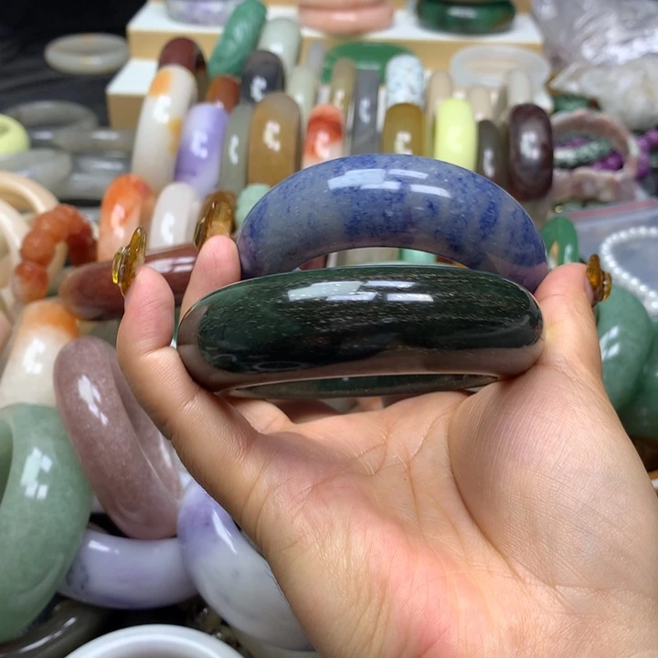 石英质玉手镯未镶嵌阿*