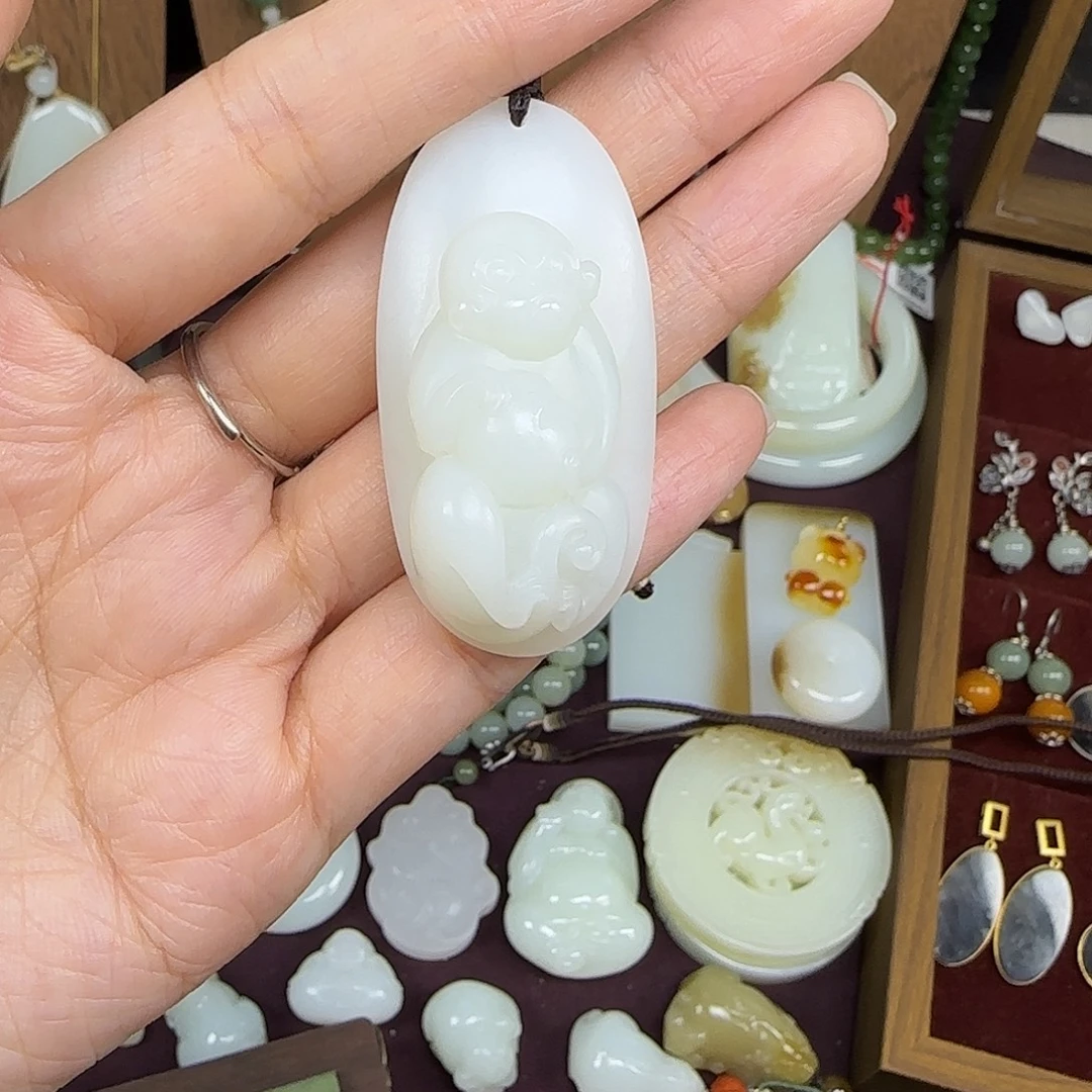 颈饰未镶嵌和田玉