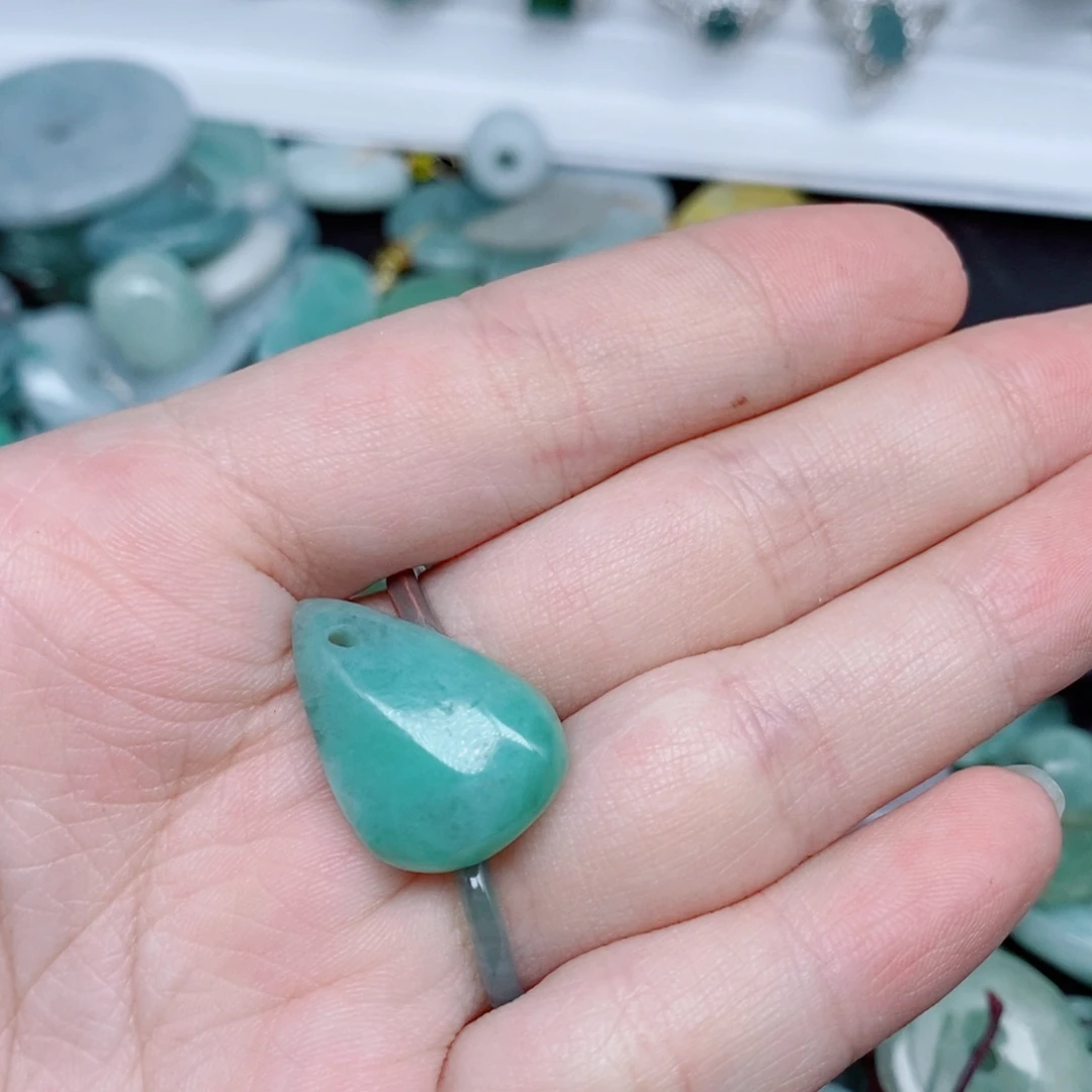 翡翠未镶嵌颈饰11