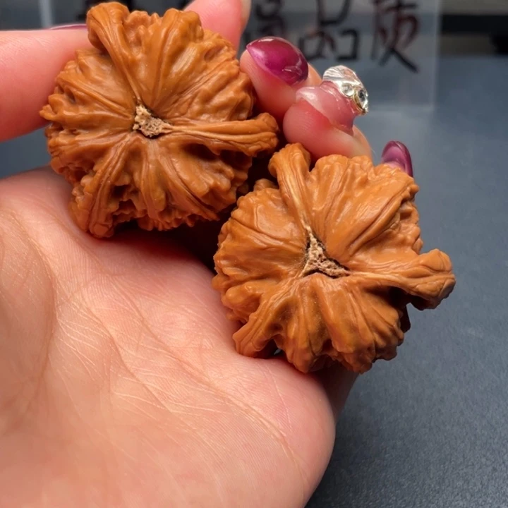 用***4吊坠文玩核桃白狮子