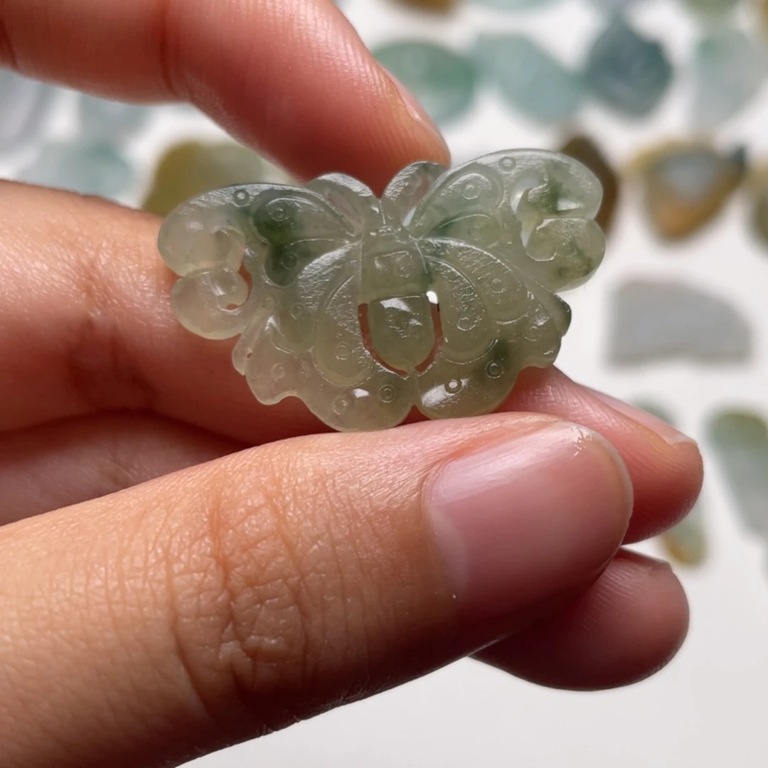 定制翡翠未镶嵌毛货蝴蝶32.1-19.1-3.8mm