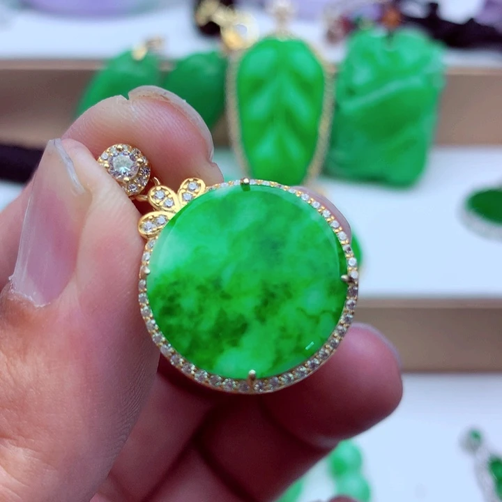 翡翠未镶嵌吊坠(不含链)