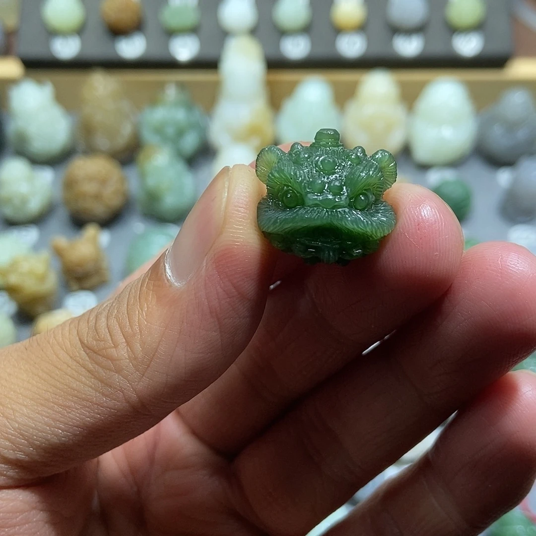 和田玉未镶嵌颈饰定制