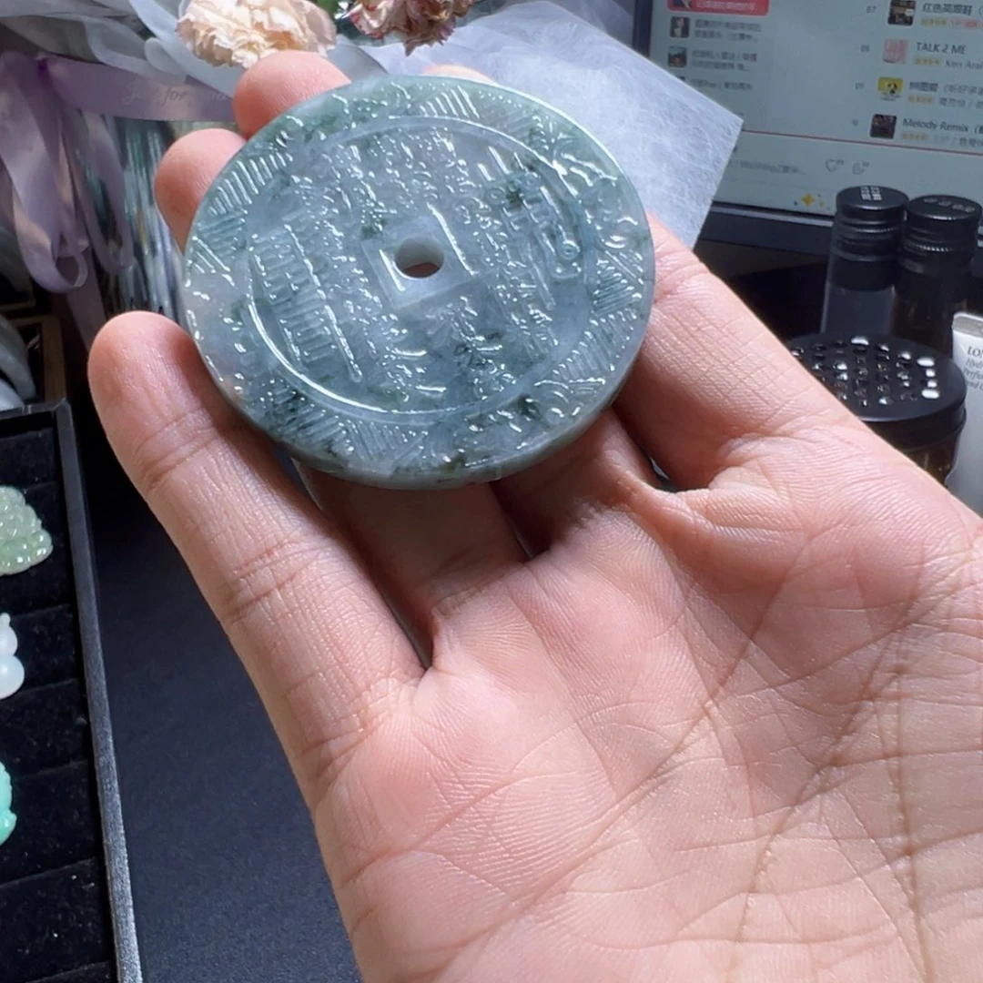 翡翠未镶嵌颈饰山水牌翡翠