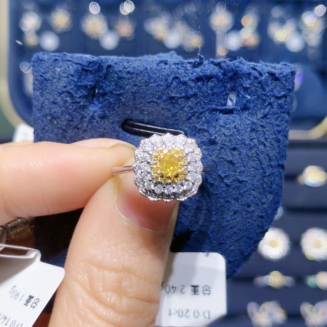 【闪购商品】18K金镶嵌戒托钻石黄钻方糖戒指