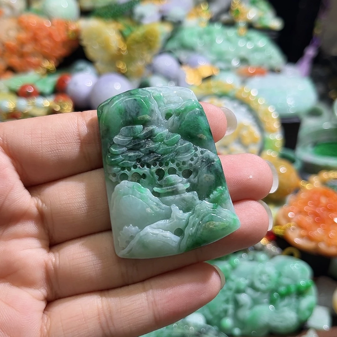 翡翠未镶嵌颈饰待编织