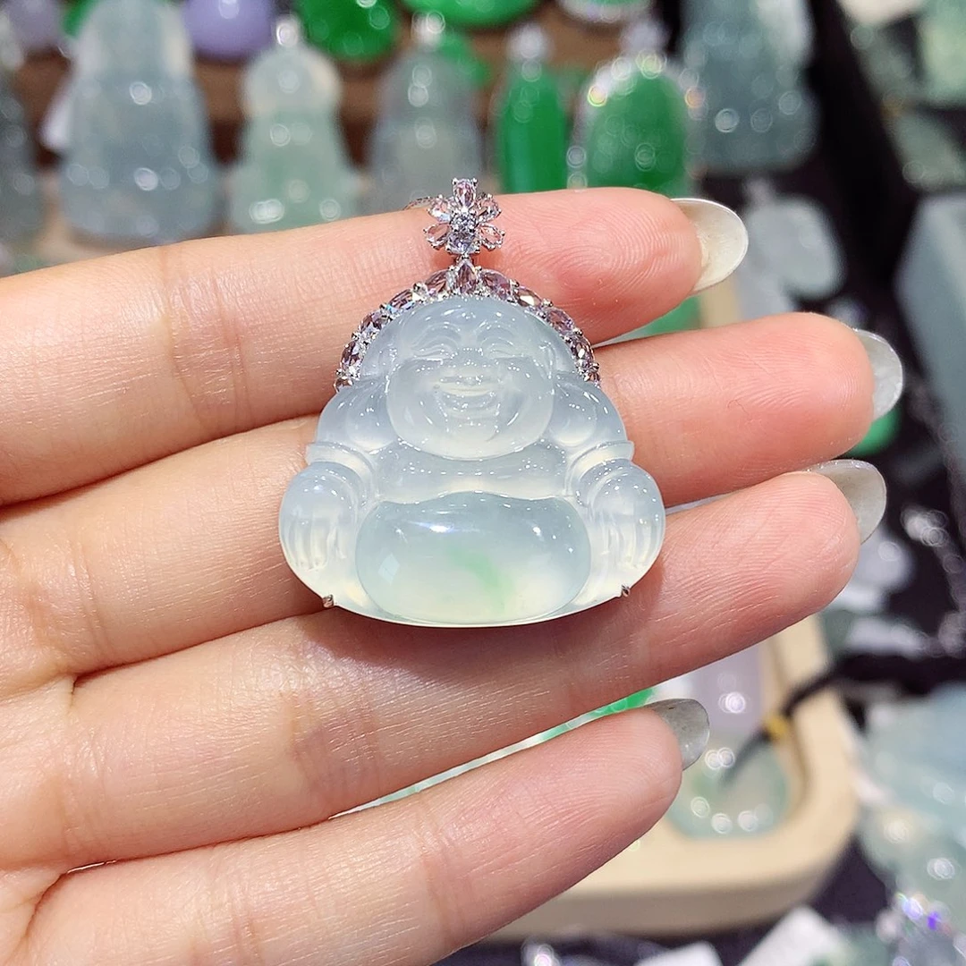 翡翠18K金镶嵌颈饰佛