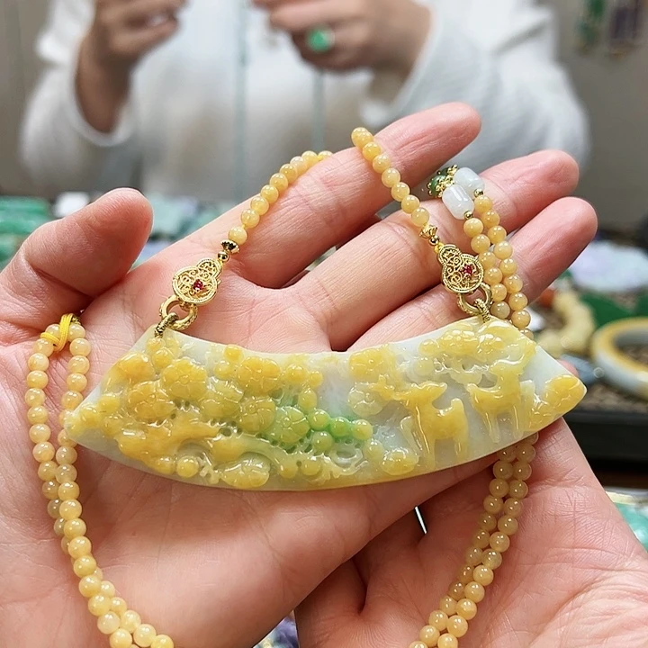 翡翠颈饰未镶嵌吊坠