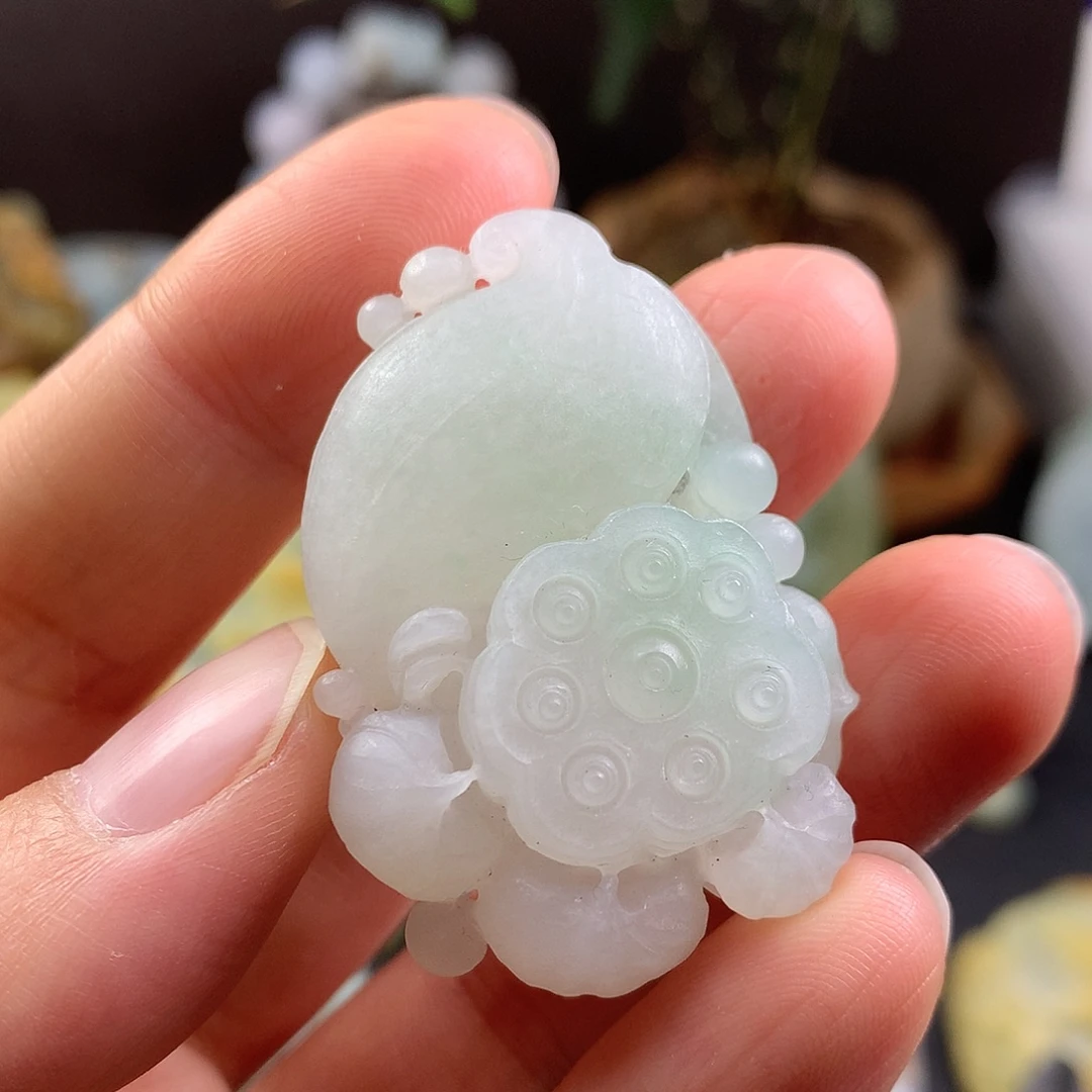 定制翡翠未镶嵌莲