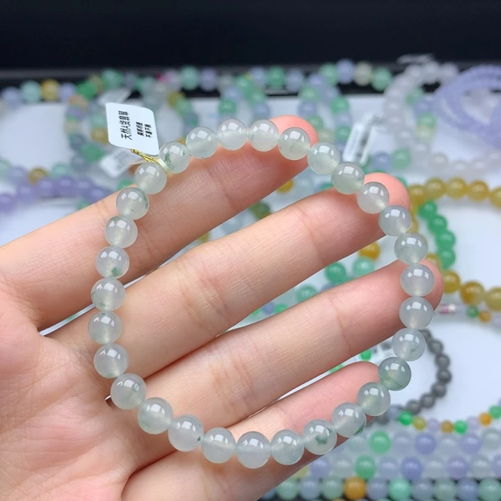 翡翠手镯未镶嵌翡翠