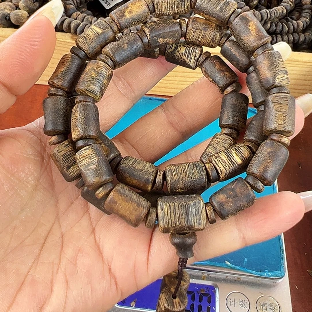 沉香碎屑沉香卡9随型多圈31g西瓜叶