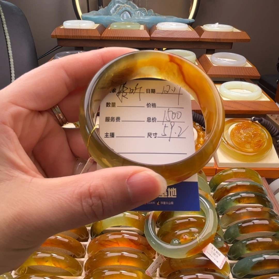 聆***年蛇纹石玉未镶嵌手镯58