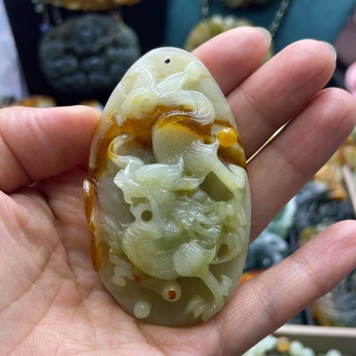 未镶嵌蛇纹石玉颈饰