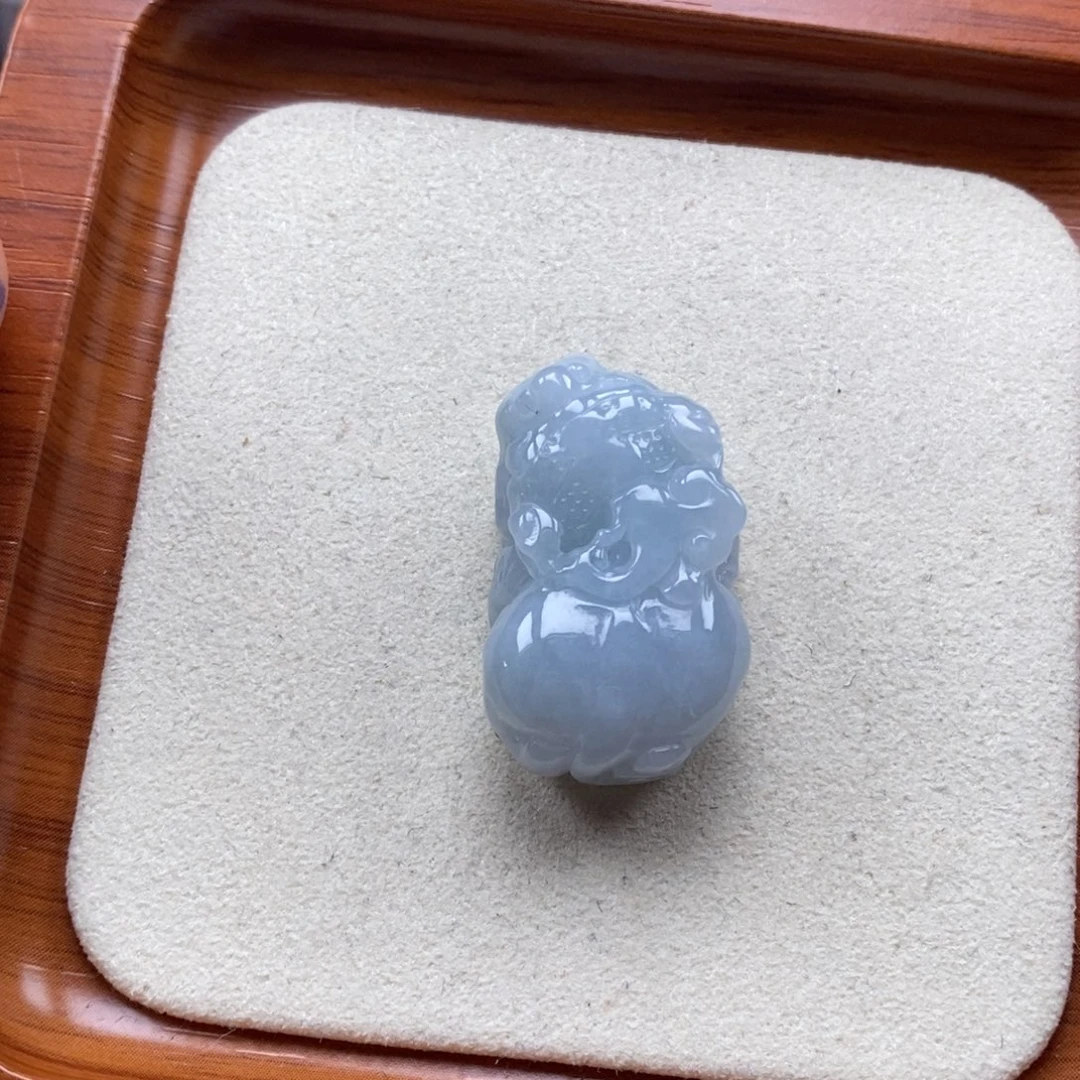 三***划翡翠未镶嵌颈饰如意貔貅