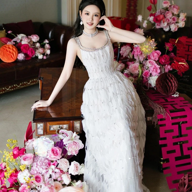 高温定型135短裙中腰吊带款礼服白色气质中长款夏季仙女裙