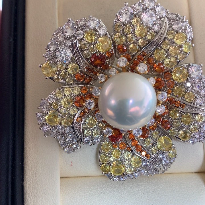 未镶嵌胸饰淡水珍珠