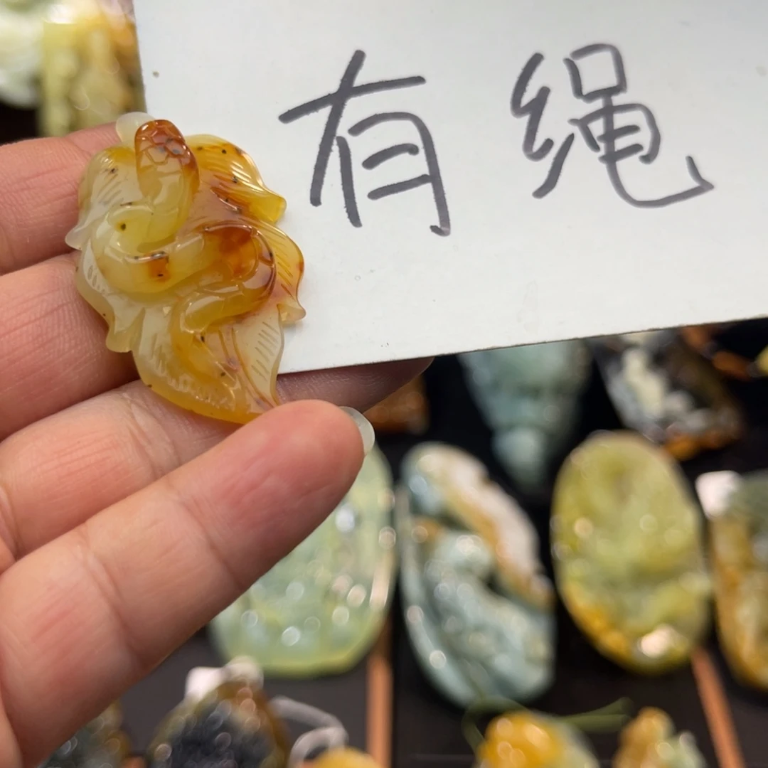 蛇纹石玉未镶嵌吊坠(赠链)