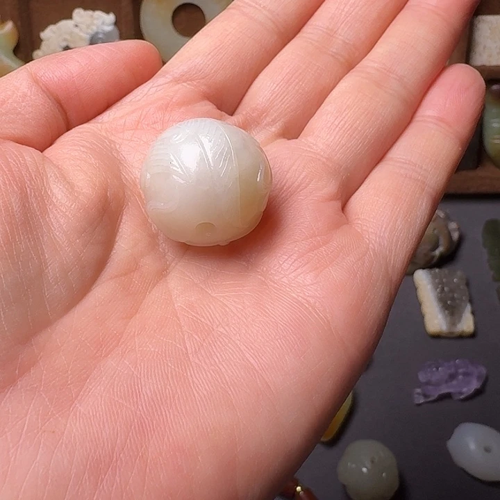 牧***马和田玉（糖玉）未镶嵌颈饰