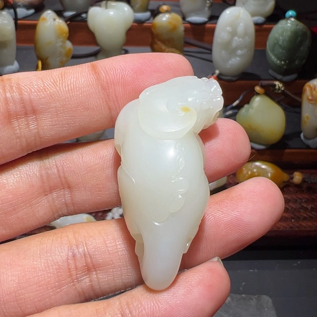 颈饰未镶嵌和田玉（子料）M****辰