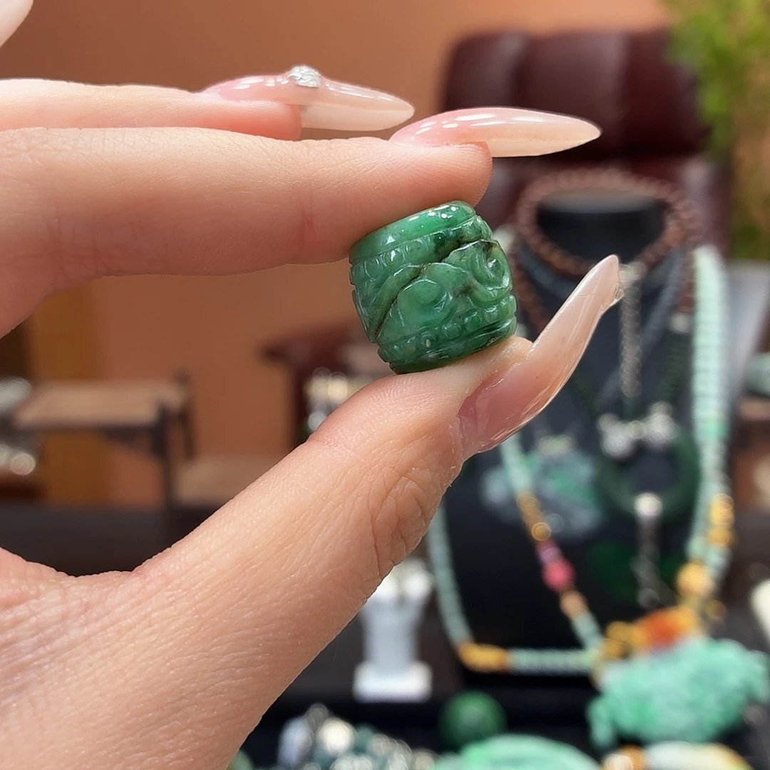 翡翠未镶嵌耳饰吊坠