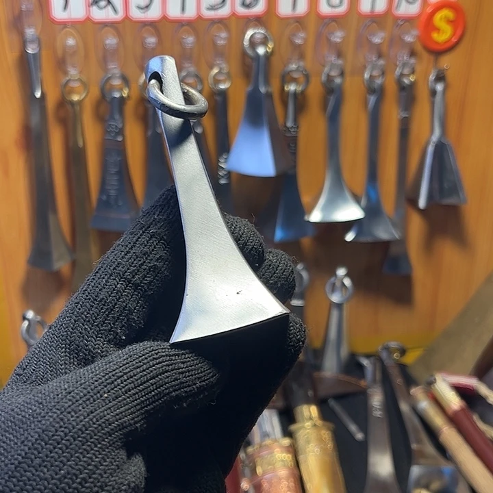 红绳链接果尔考的