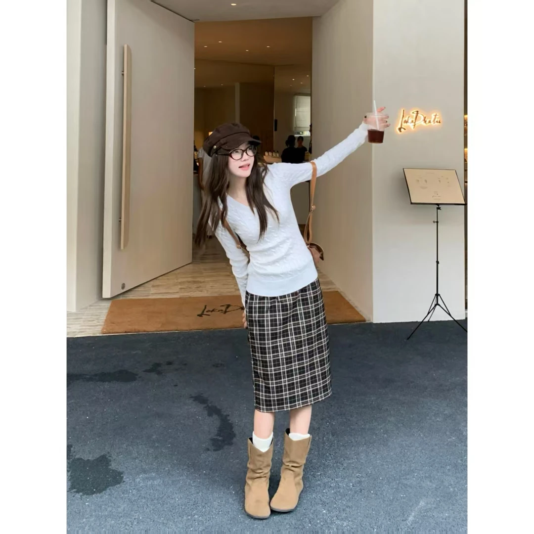 H1597 秋冬高级基础简约款麻花纹长袖针织打底衫毛衣女