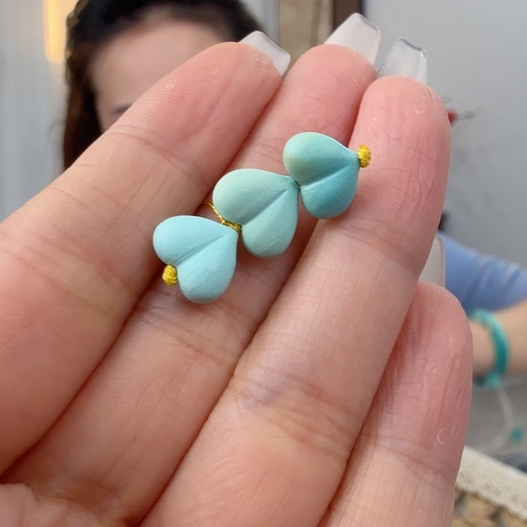 绿松石未镶嵌珠宝奇石