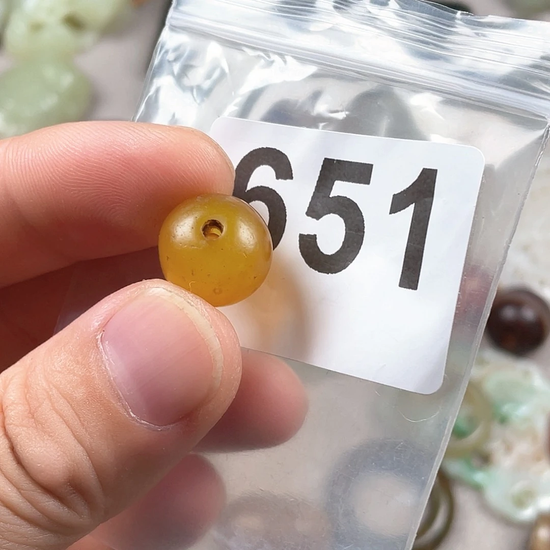 和田玉（糖玉）未镶嵌颈饰云**九