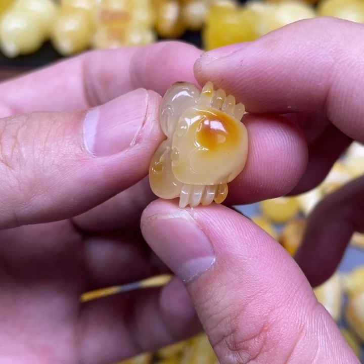 未镶嵌蜜蜡珠宝奇石